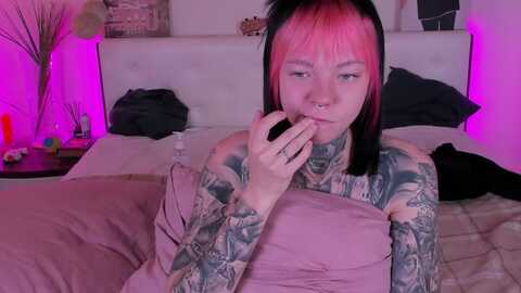lilukayden @ myfreecams on 20231123