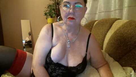 maturemargo08 @ myfreecams on 20231123