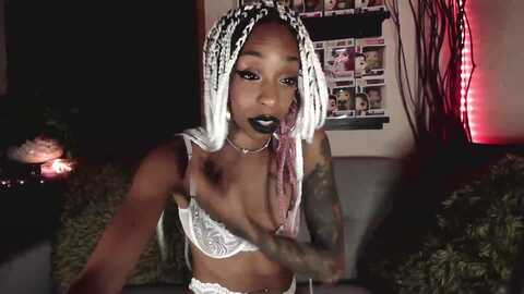 mochahoneyxox @ myfreecams on 20231123