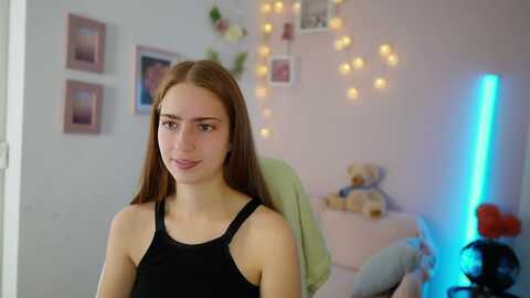 naomi_woods18 @ myfreecams on 20231123