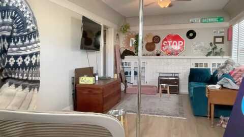 dreamyriri @ myfreecams on 20231124