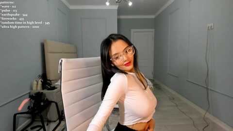 emma_clarc @ myfreecams on 20231124