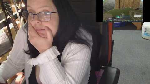 harriett55 @ myfreecams on 20231124