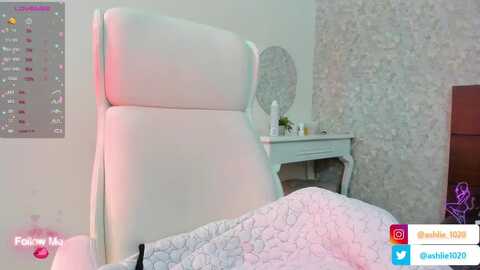 mia_russel @ myfreecams on 20231124