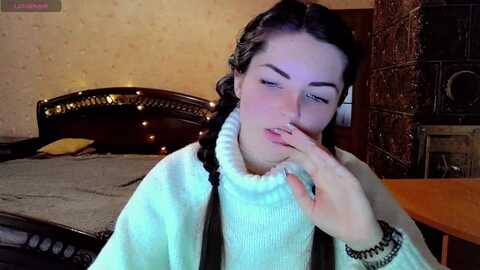 miriam_mills @ myfreecams on 20231124