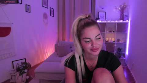 niablondie @ myfreecams on 20231124