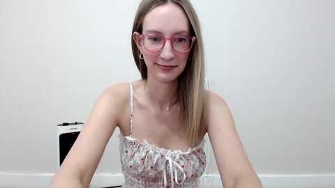 strwberrymoon @ myfreecams on 20231124