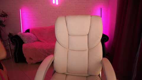 daenerysdaen @ myfreecams on 20231125