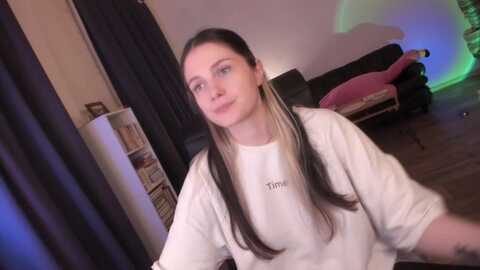 golightly_9 @ myfreecams on 20231125