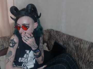 kliomoon @ myfreecams on 20231125