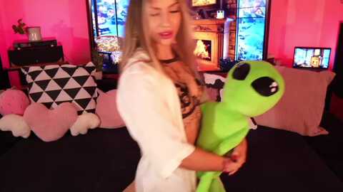 labell_lo @ myfreecams on 20231125