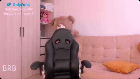missbaby8 @ myfreecams on 20231125