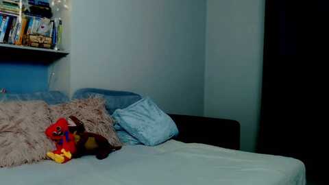 misslilie @ myfreecams on 20231125