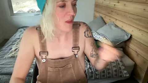 purrtymetal @ myfreecams on 20231125