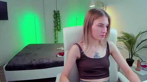 summerdiana @ myfreecams on 20231125