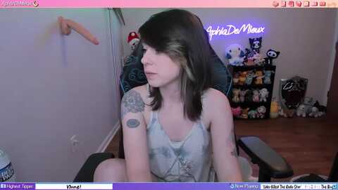 aphiademieux @ myfreecams on 20231126