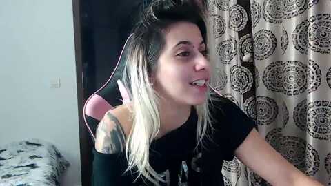 diamond06 @ myfreecams on 20231126