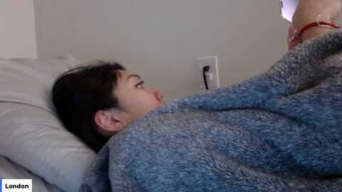 londontipton @ myfreecams on 20231126