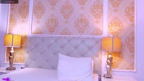 luscioussarra @ myfreecams on 20231126