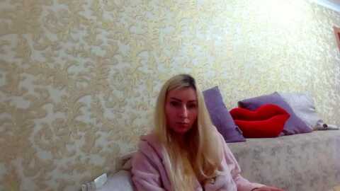 meltingjulia @ myfreecams on 20231126