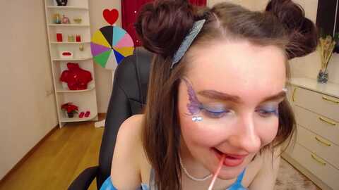 milim_nava @ myfreecams on 20231126