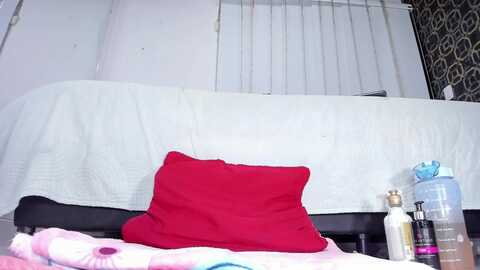 sophye_larson @ myfreecams on 20231126