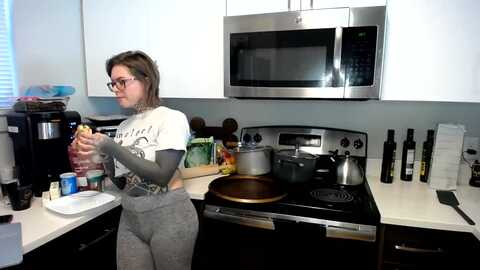 viverdure @ myfreecams on 20231126