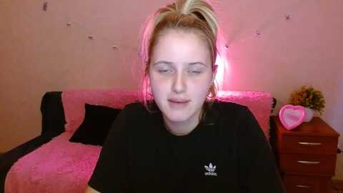 alleiko @ myfreecams on 20231127