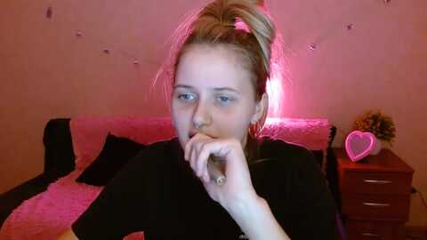alleiko @ myfreecams on 20231127