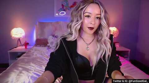 funsizedgal @ myfreecams on 20231127