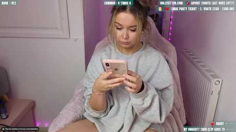 hollykittenn @ myfreecams on 20231127