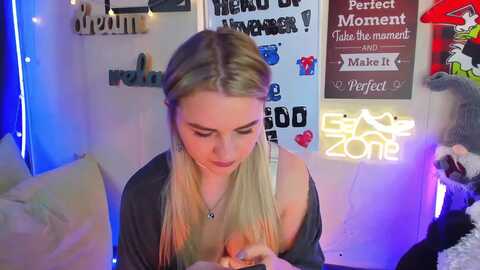 lil_nika @ myfreecams on 20231127