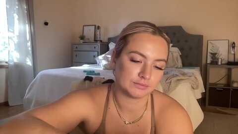 lynn_6 @ myfreecams on 20231127