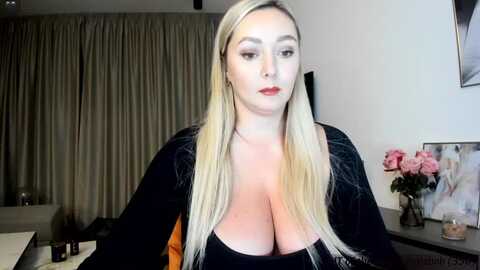 mi_ha @ myfreecams on 20231127