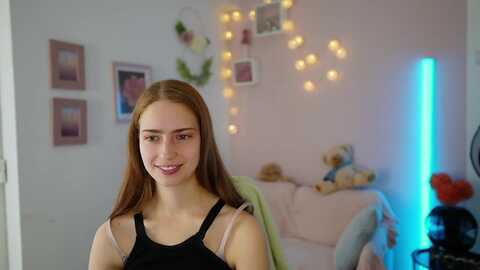 naomi_woods18 @ myfreecams on 20231127