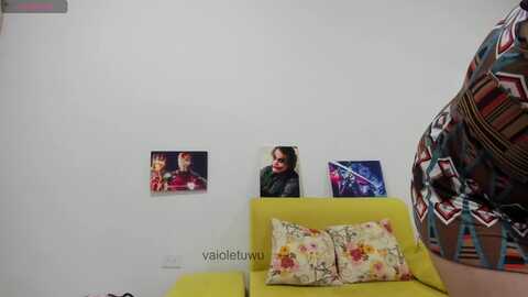 vaiolet1314 @ myfreecams on 20231127