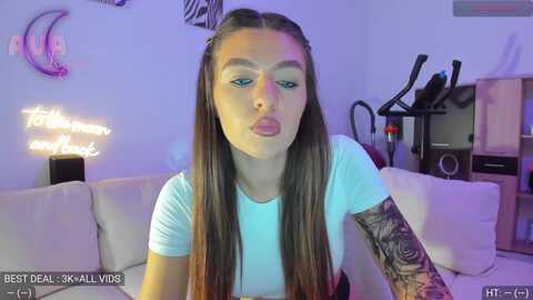 avamoonlight @ myfreecams on 20231128