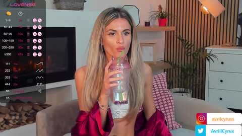 avril_cyrus @ myfreecams on 20231128