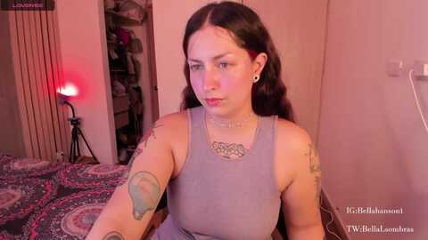 bellahanson @ myfreecams on 20231128