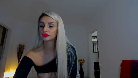 goddesskiarra @ myfreecams on 20231128