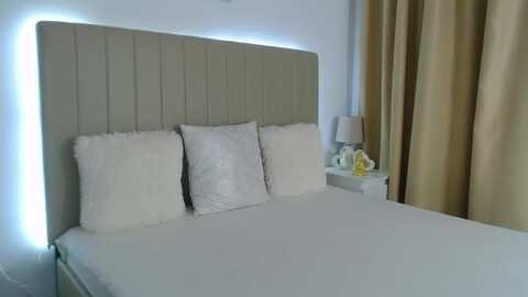 hrystina_ @ myfreecams on 20231128