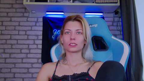 karoline121 @ myfreecams on 20231128