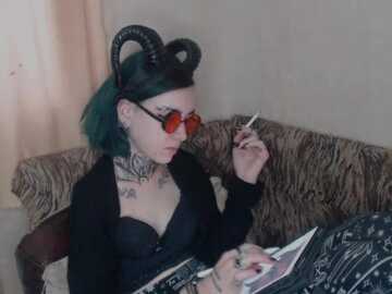 kliomoon @ myfreecams on 20231128