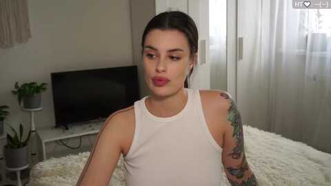 lucynutty @ myfreecams on 20231128