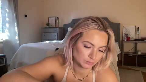 lynn_6 @ myfreecams on 20231128