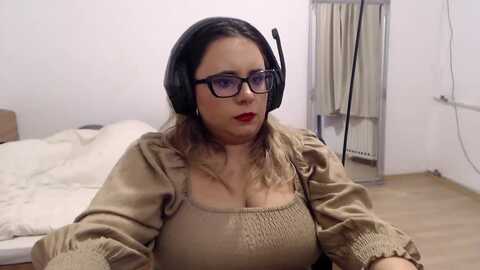 michellenite @ myfreecams on 20231128