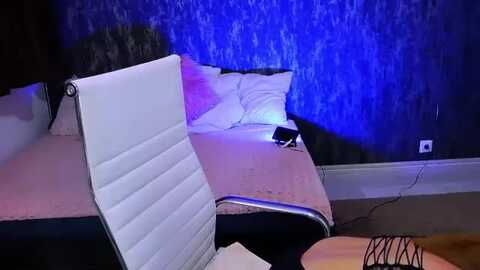 renesmesweet @ myfreecams on 20231128