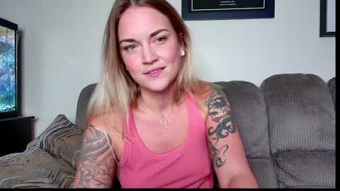 rose_kitten @ myfreecams on 20231128