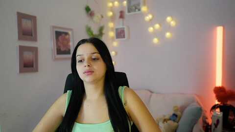 sola_zola18 @ myfreecams on 20231128