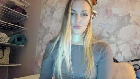 spicy_giraffe @ myfreecams on 20231128